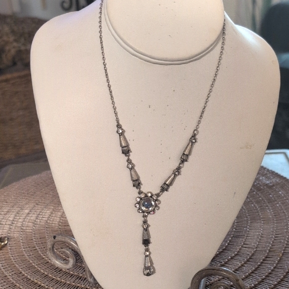 Lovely Silver Tone Tear Drop Neck - Picture 1 of 4
